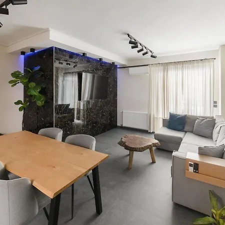 דירה Luxury Lounge טריקלה